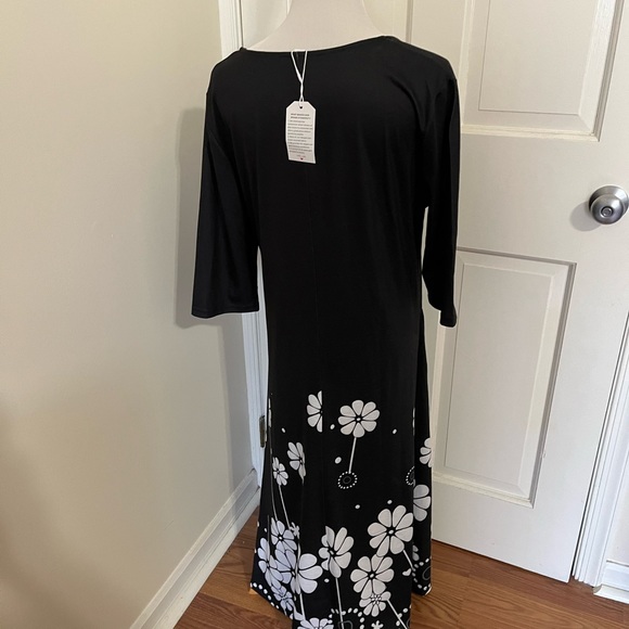 Dress - Picture 2 of 6